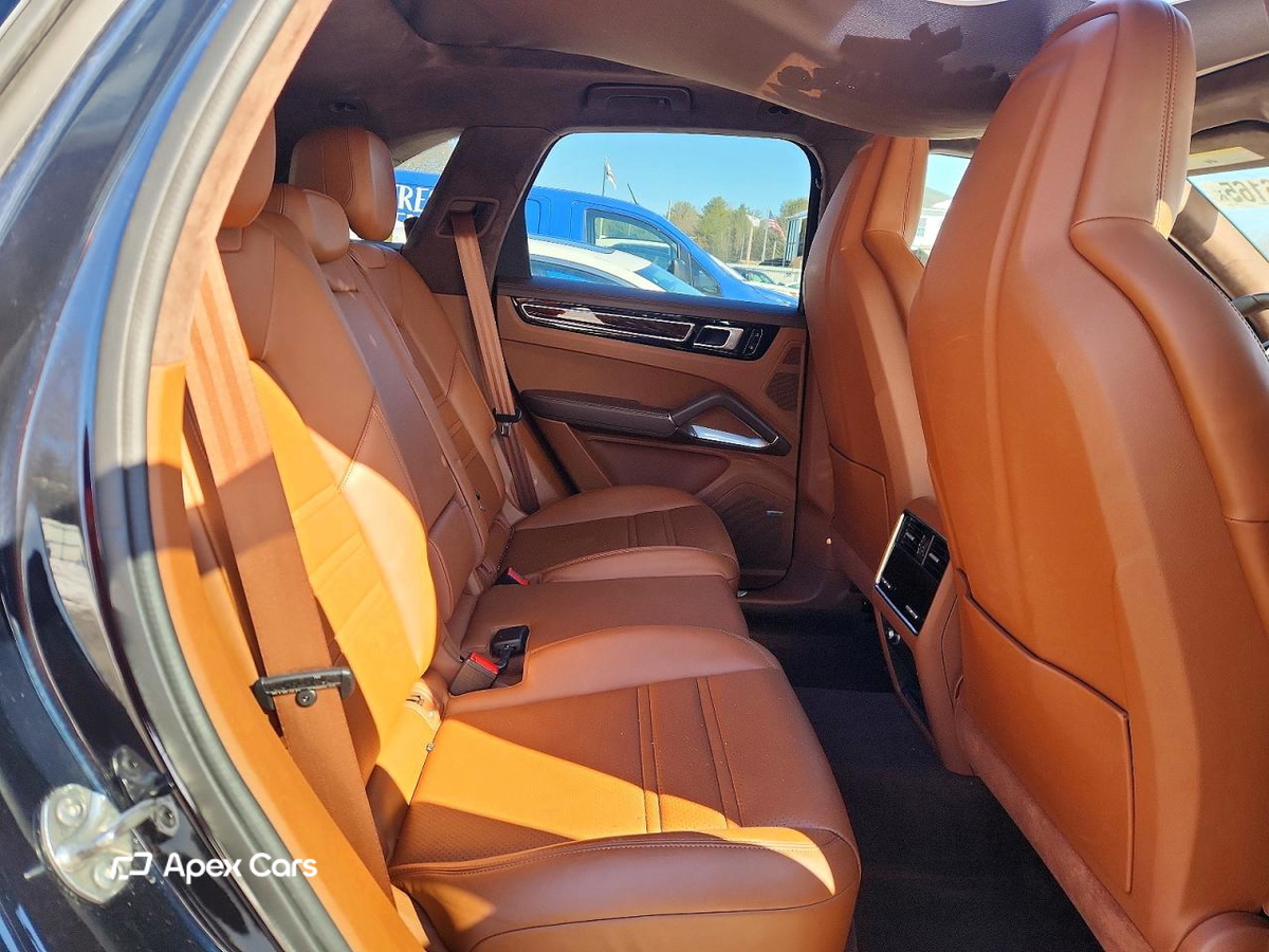 Porsche Cayenne 2021