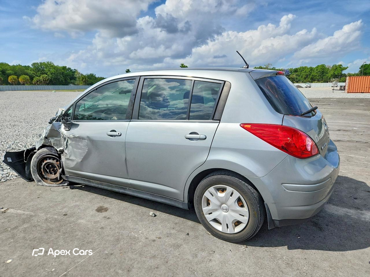 Nissan Versa 2011