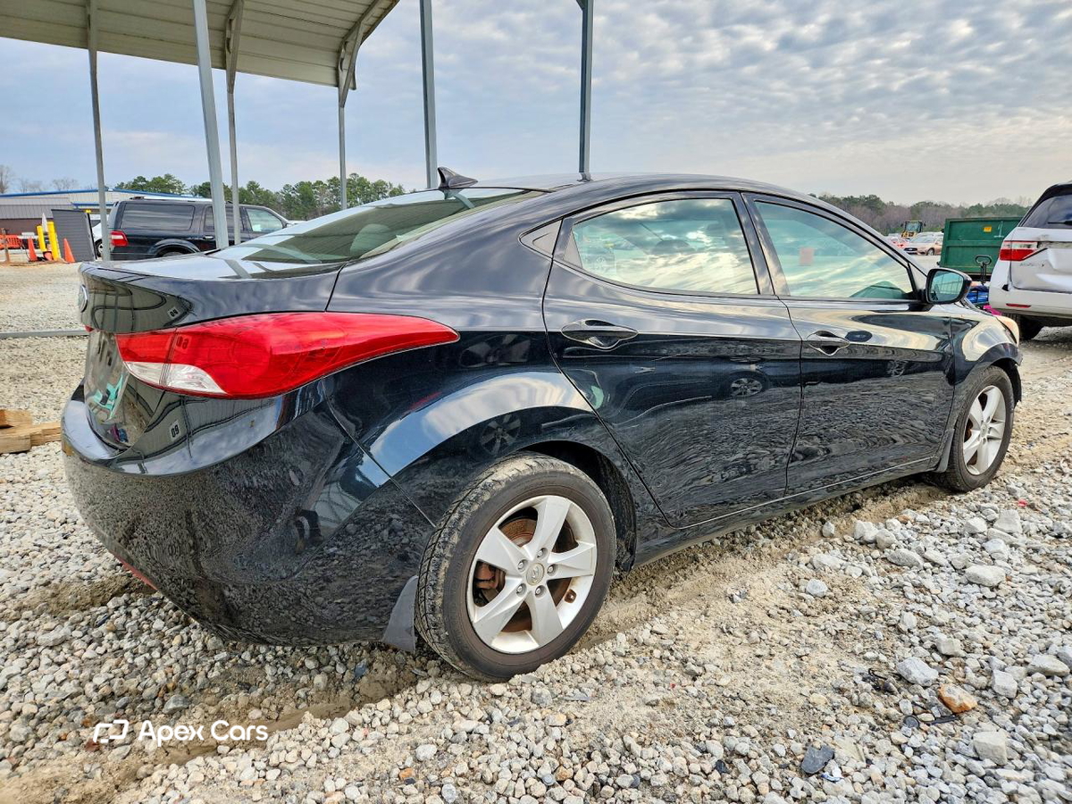 Hyundai Elantra 2013