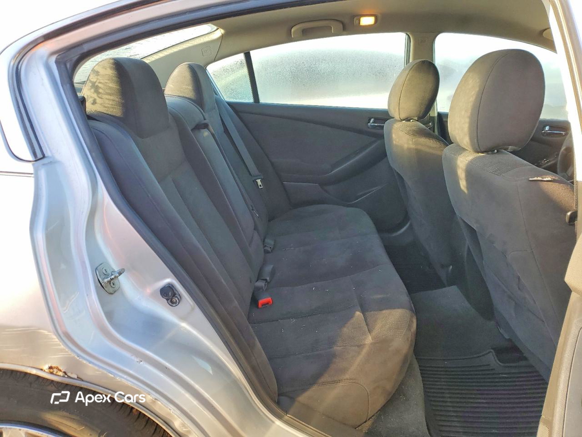 Nissan Altima 2011