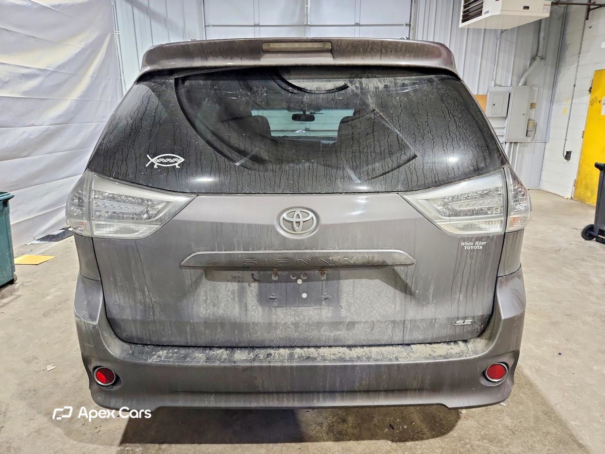 Toyota Sienna 2015