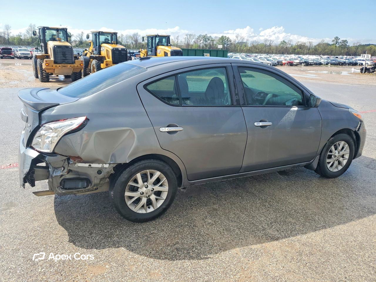 Nissan Versa 2017