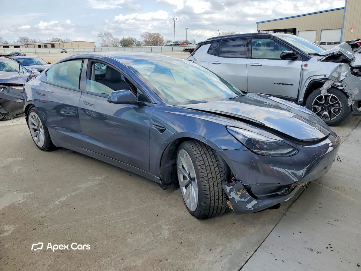 Tesla Model 3 2022