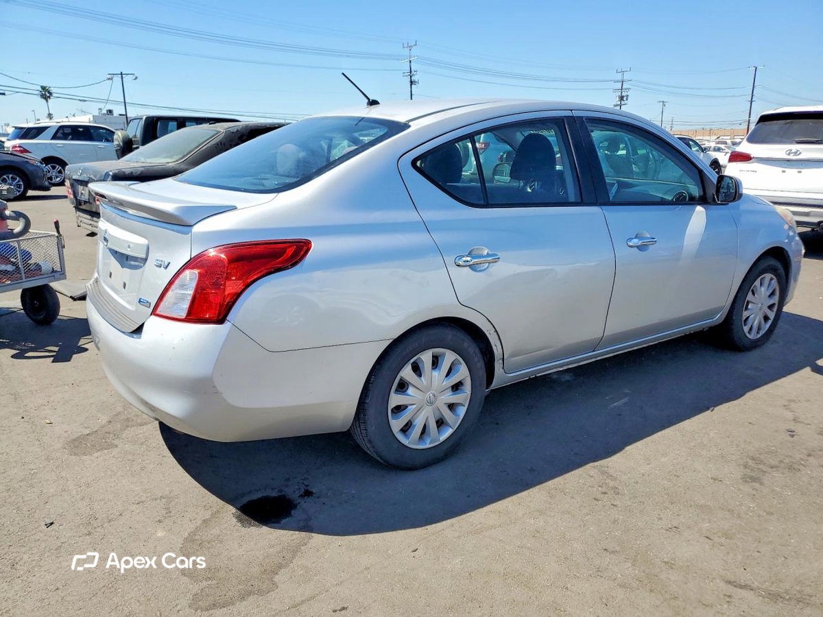 Nissan Versa 2014