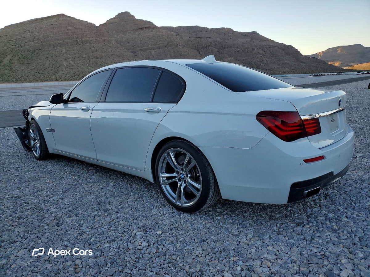 BMW Series 7 2015