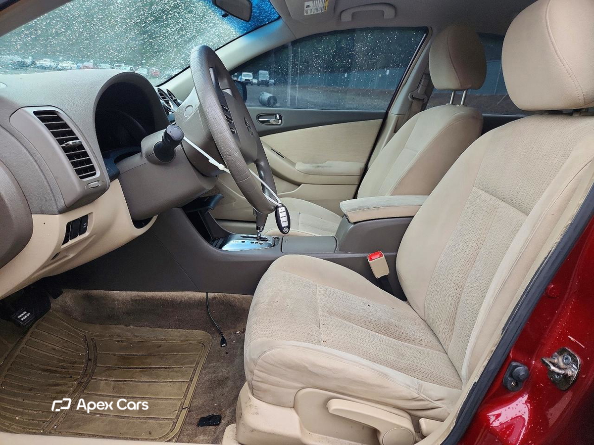 Nissan Altima 2010