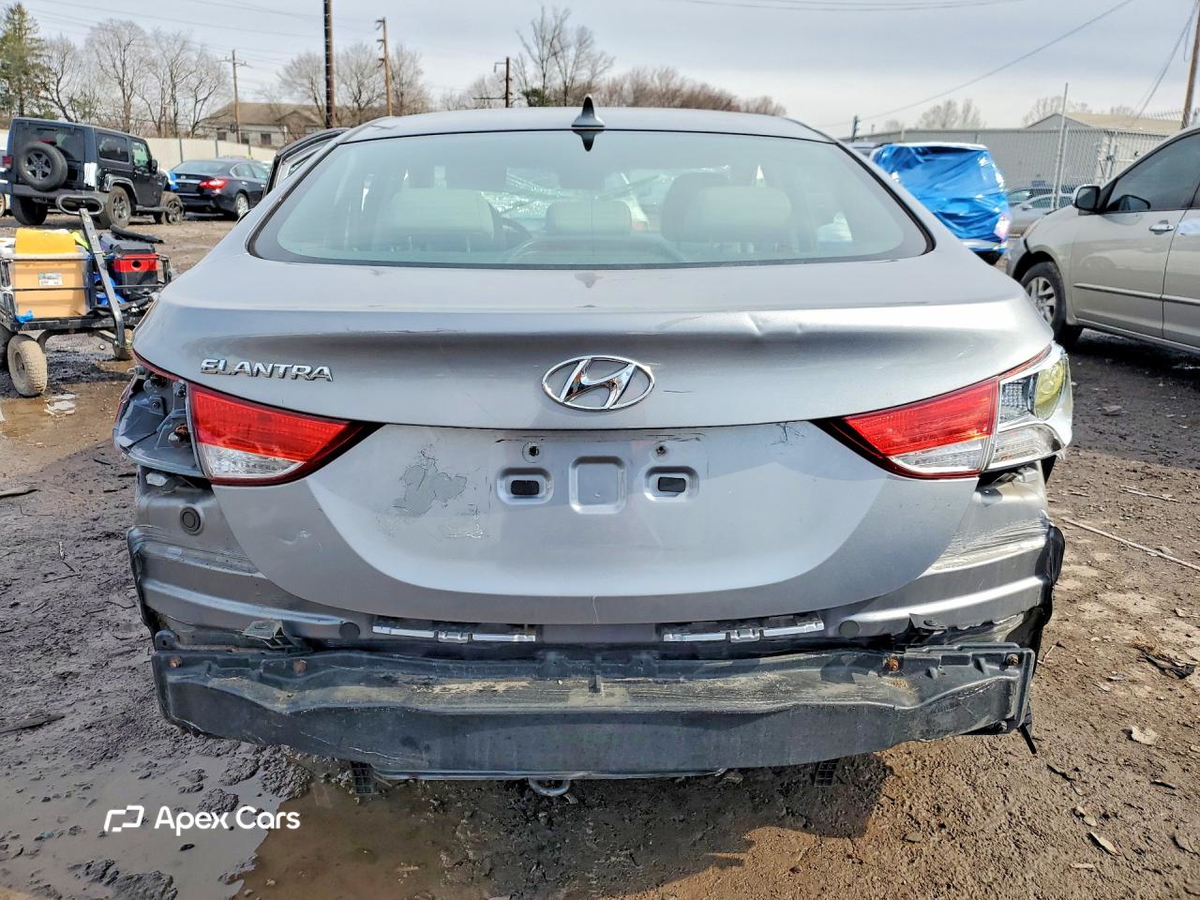 Hyundai Elantra 2012