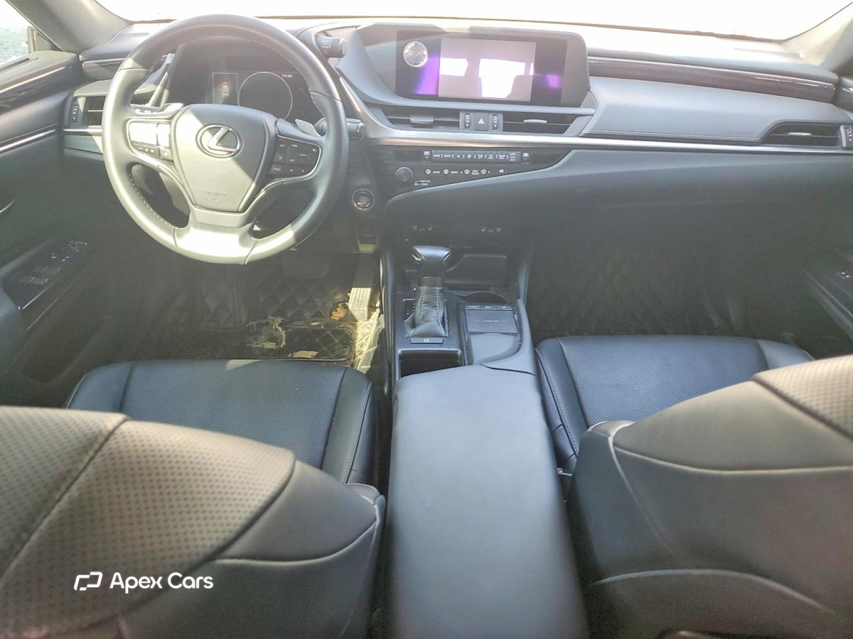Lexus ES 2020