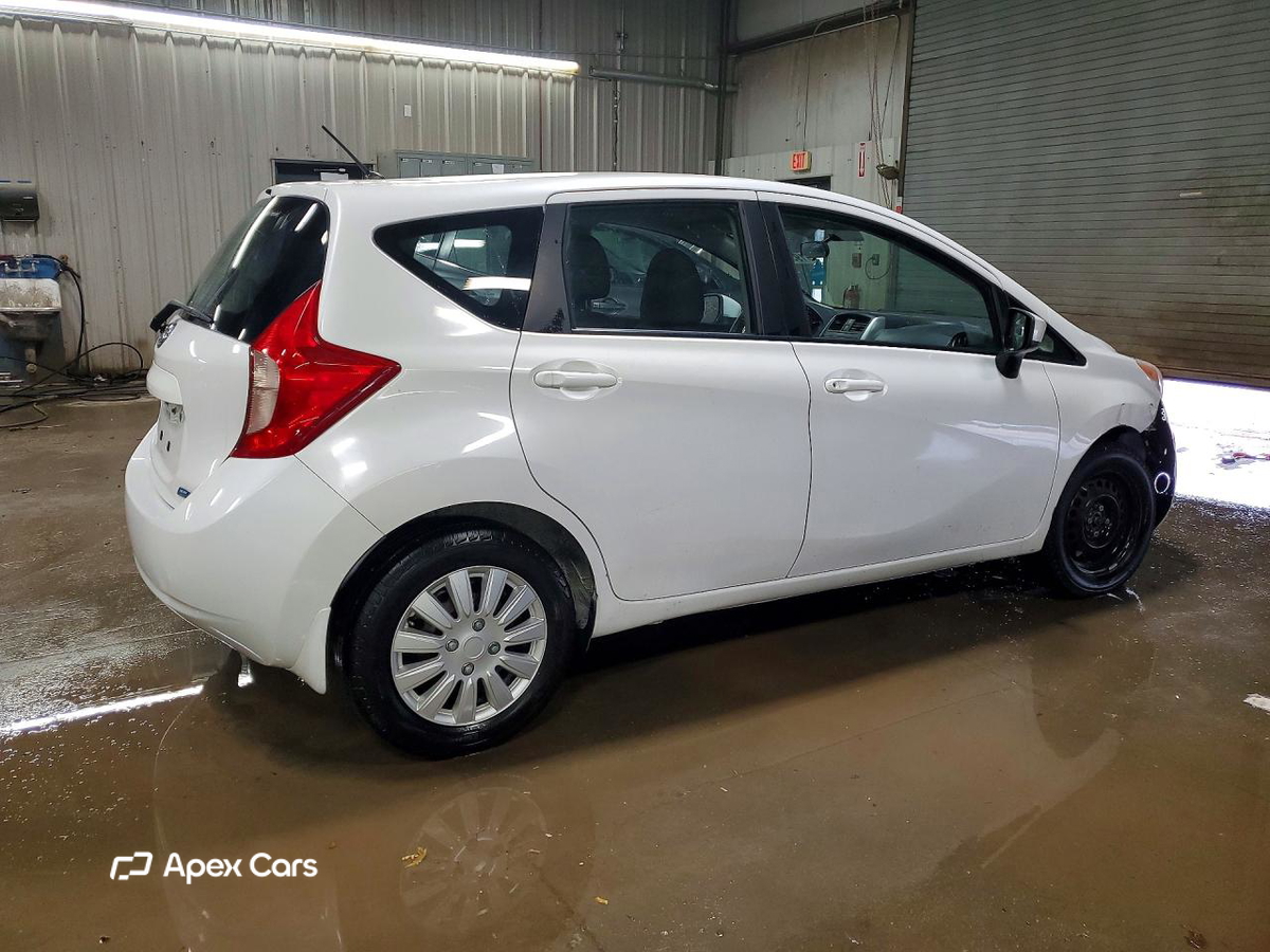 Nissan Versa 2015