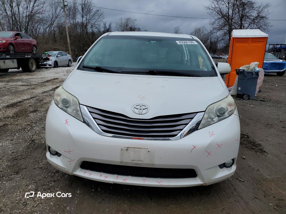 Toyota Sienna 2015