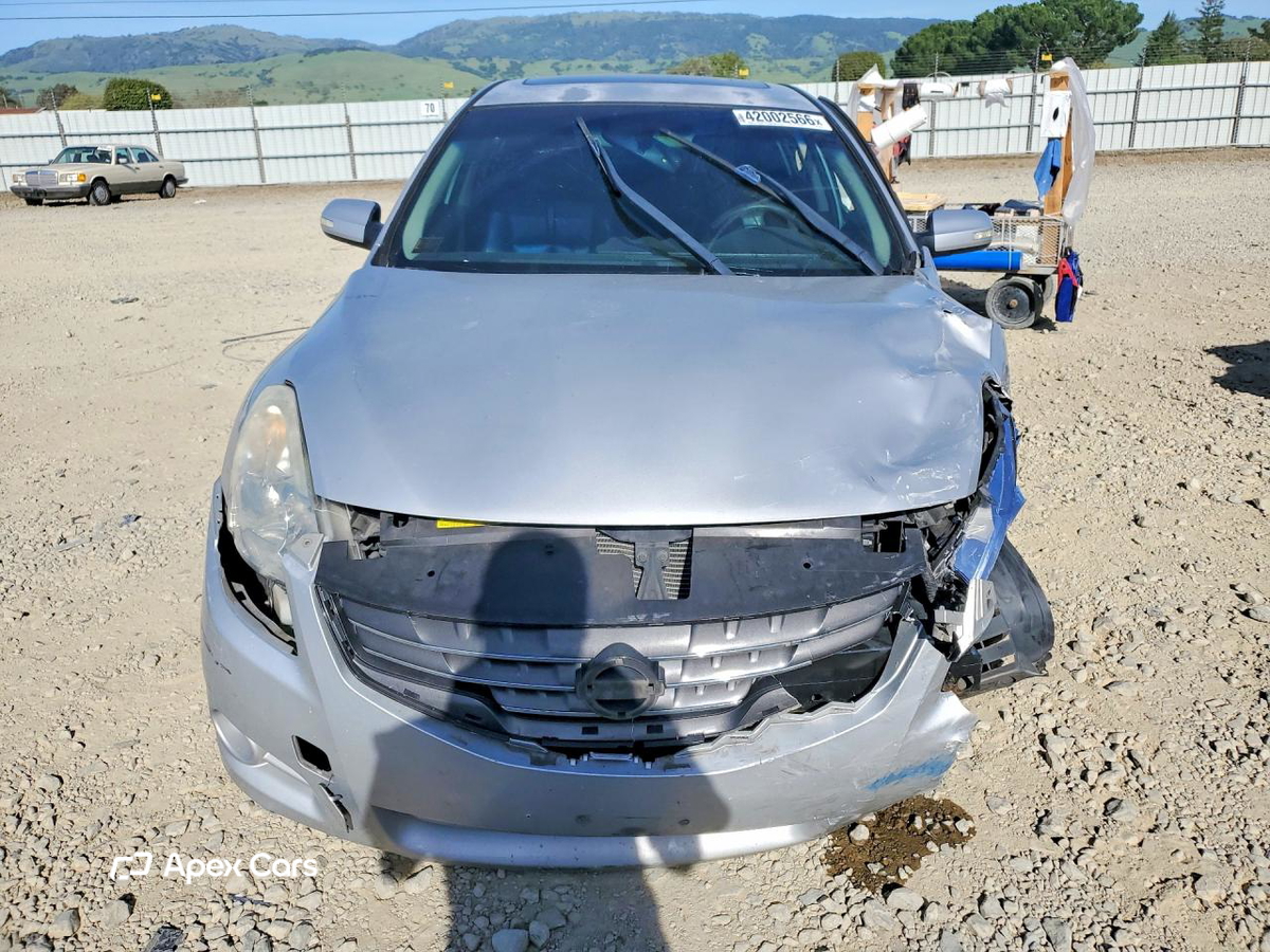 Nissan Altima 2011