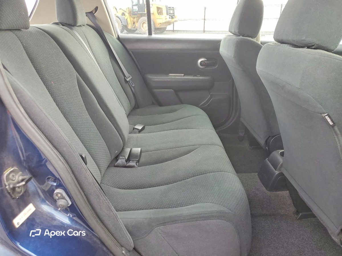 Nissan Versa 2012