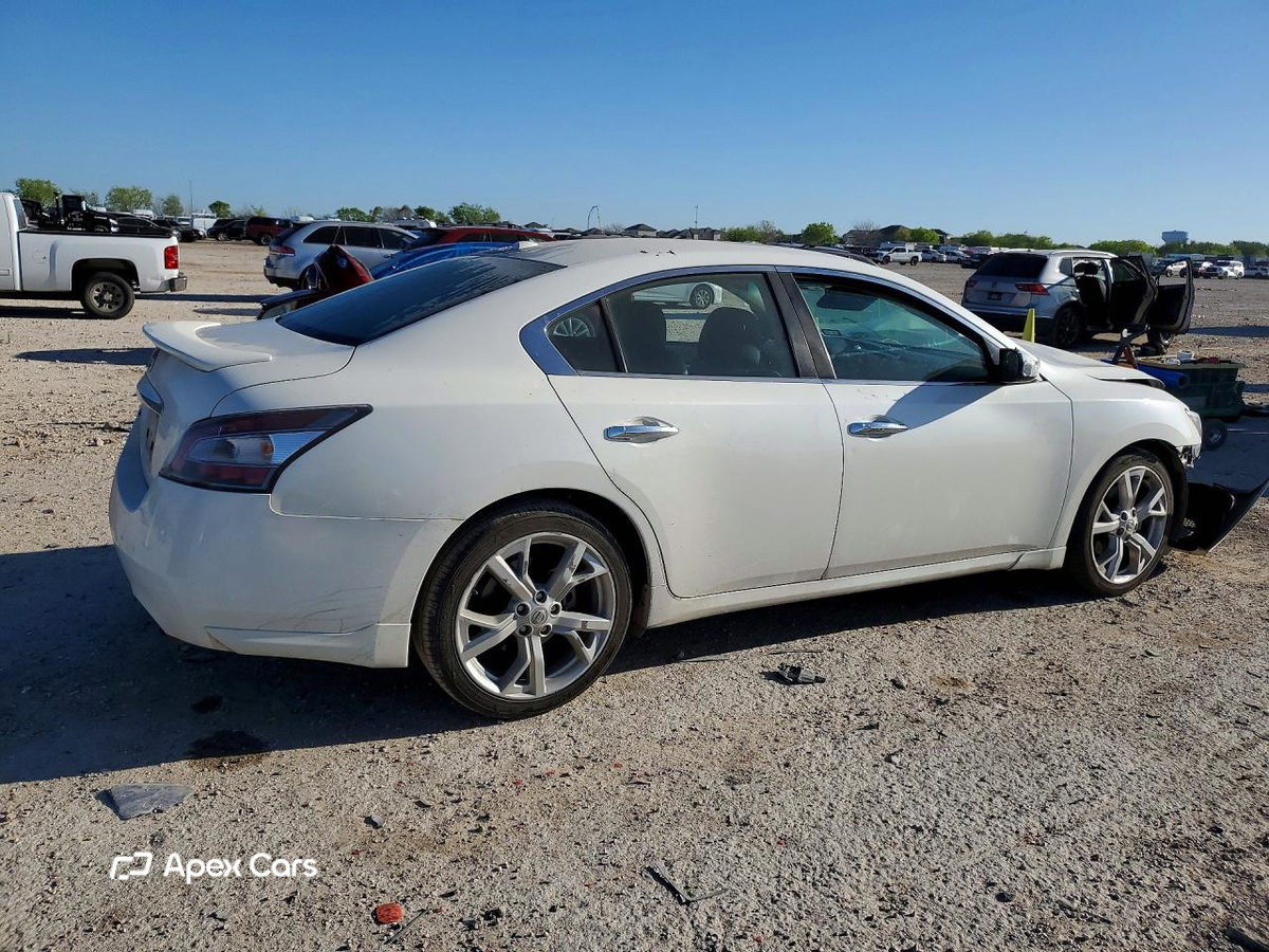 Nissan Maxima 2012