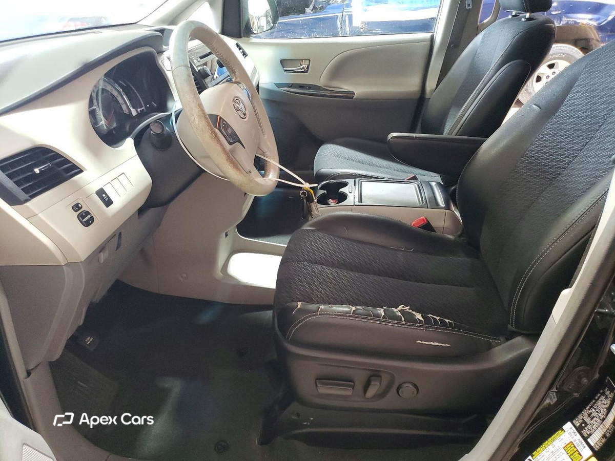 Toyota Sienna 2013