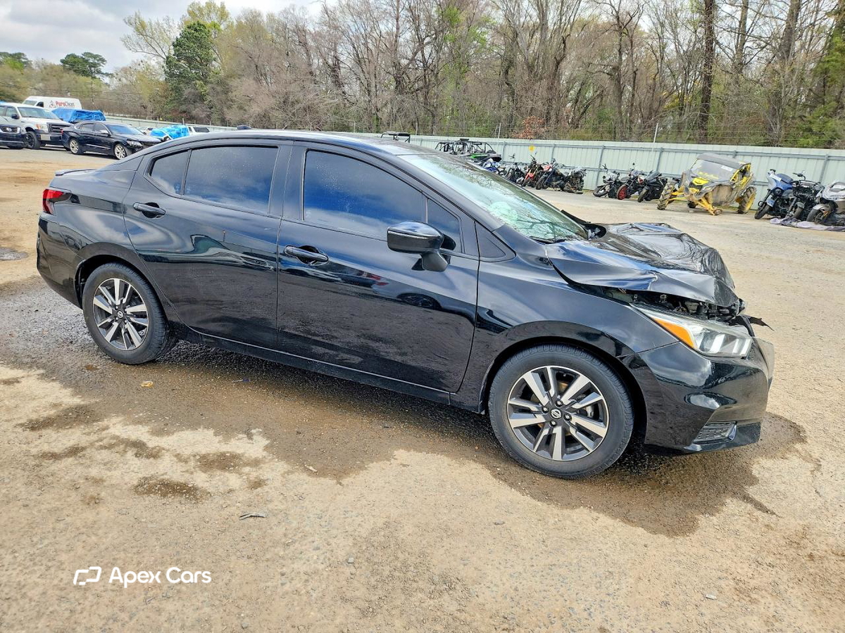 Nissan Versa 2021