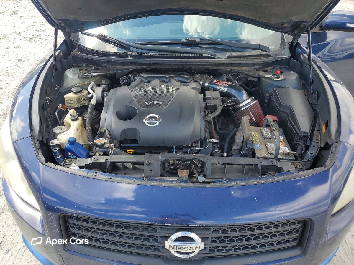 Nissan Maxima 2010