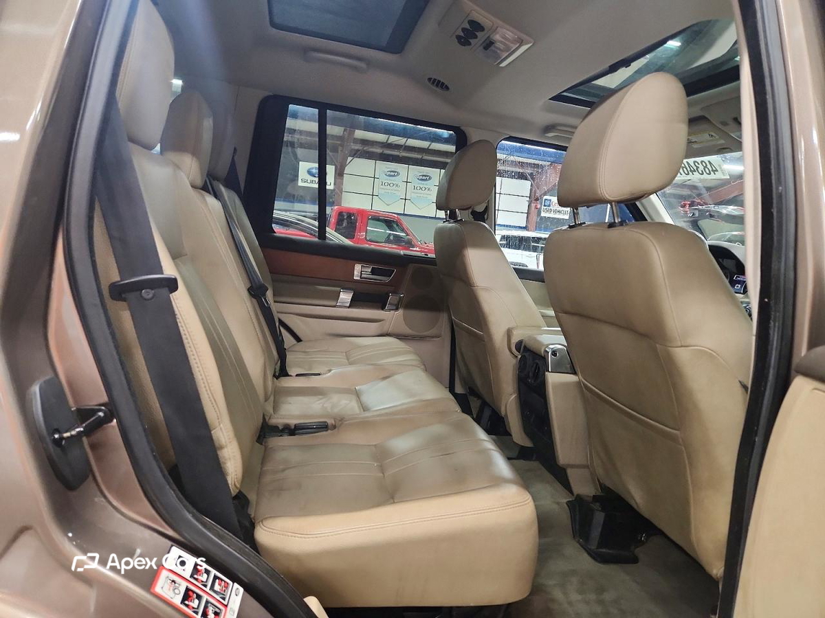 Land Rover LR4 2015
