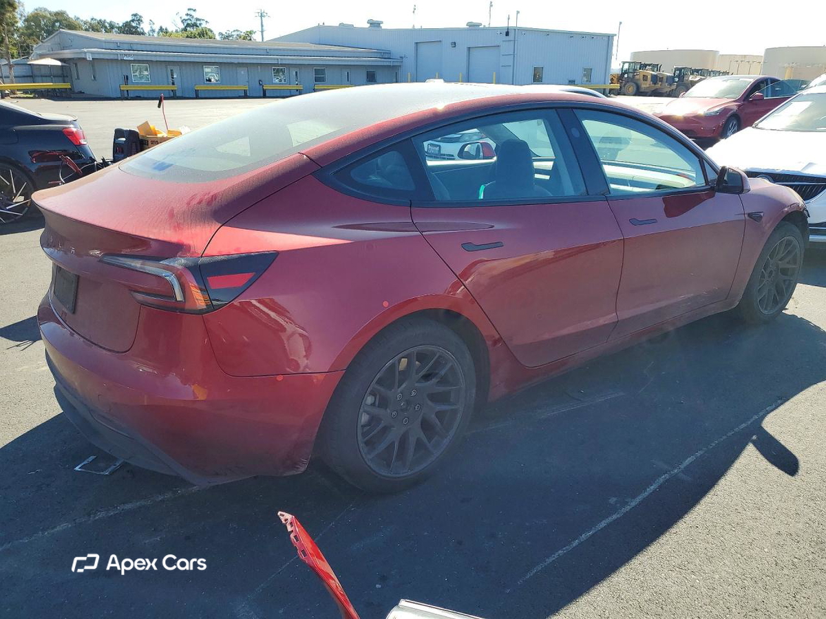 Tesla Model 3 2024