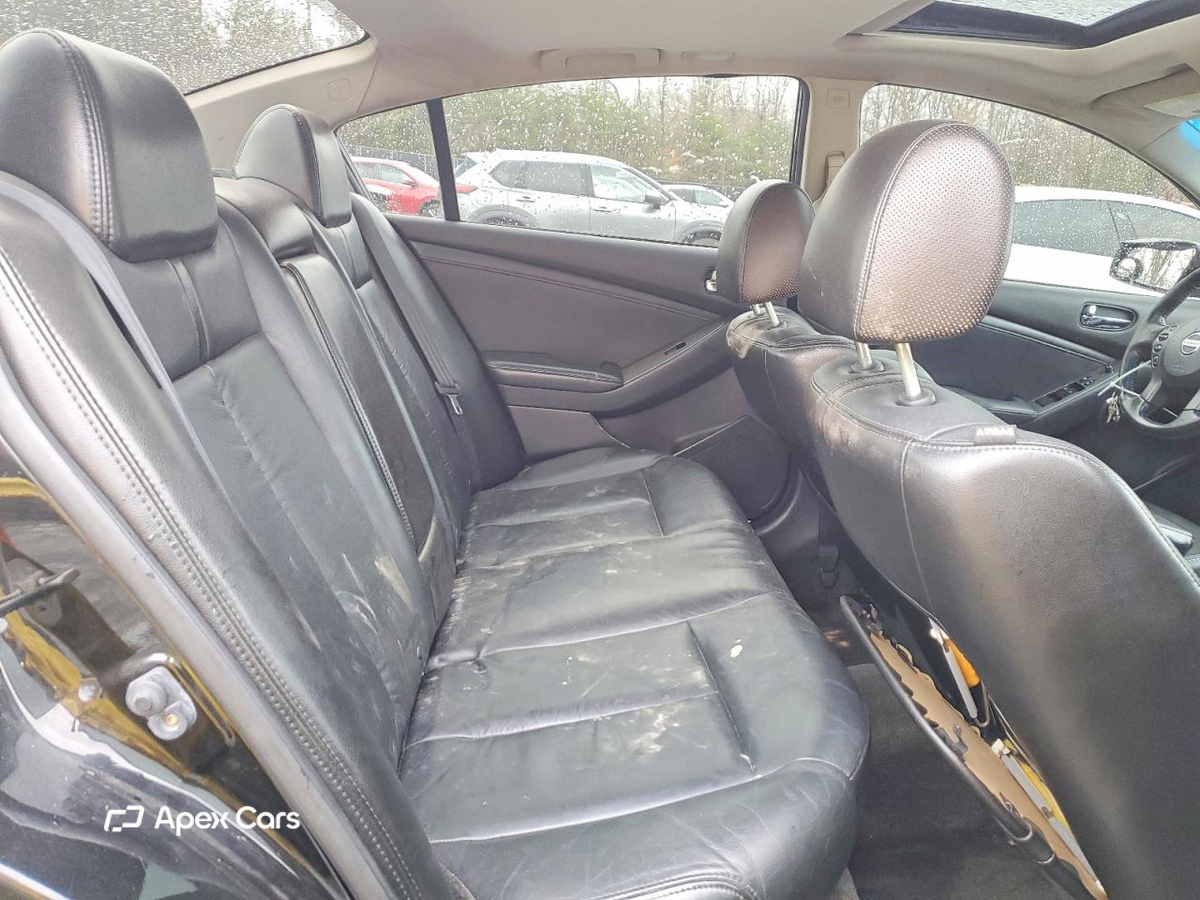 Nissan Altima 2012