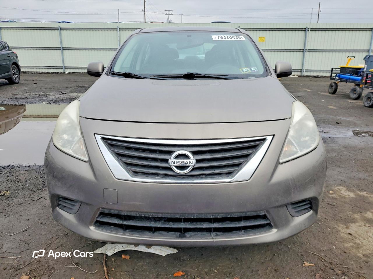 Nissan Versa 2012