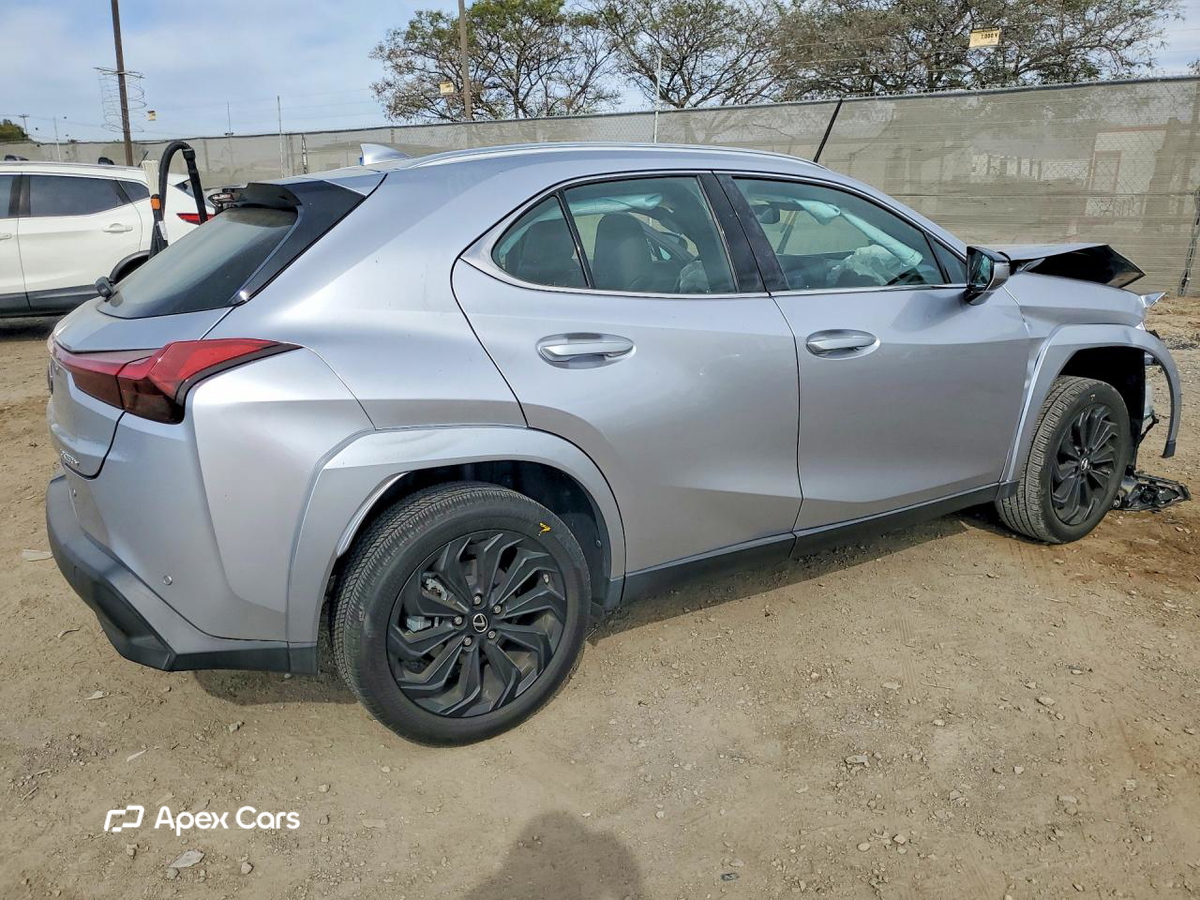Lexus UX 2024