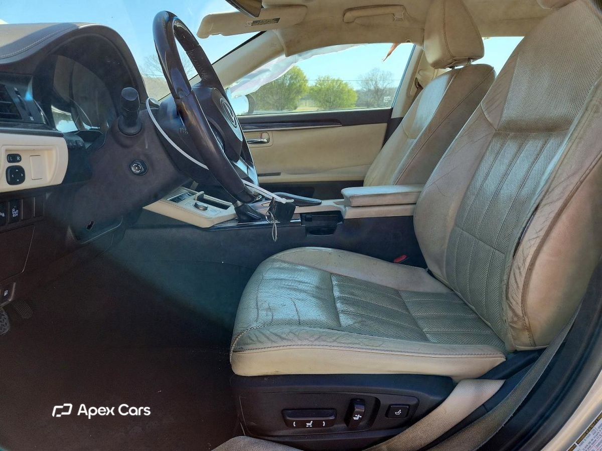Lexus ES 2016
