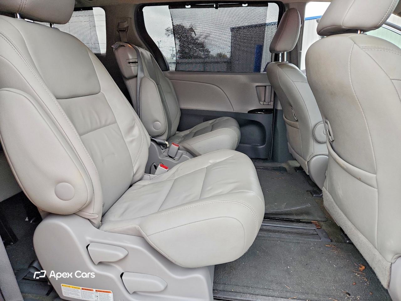 Toyota Sienna 2015