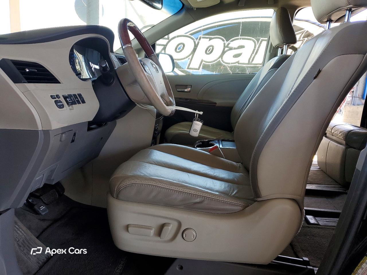 Toyota Sienna 2011