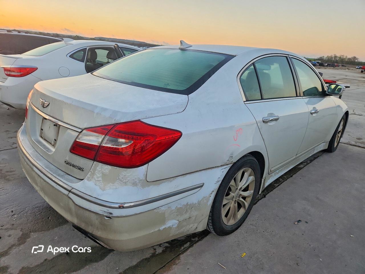 Hyundai Genesis 2013