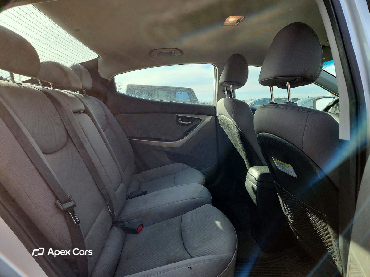 Hyundai Elantra 2013