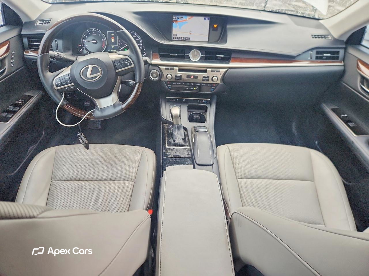 Lexus ES 2016