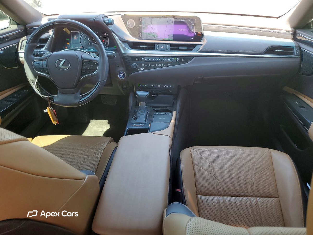 Lexus ES 2020