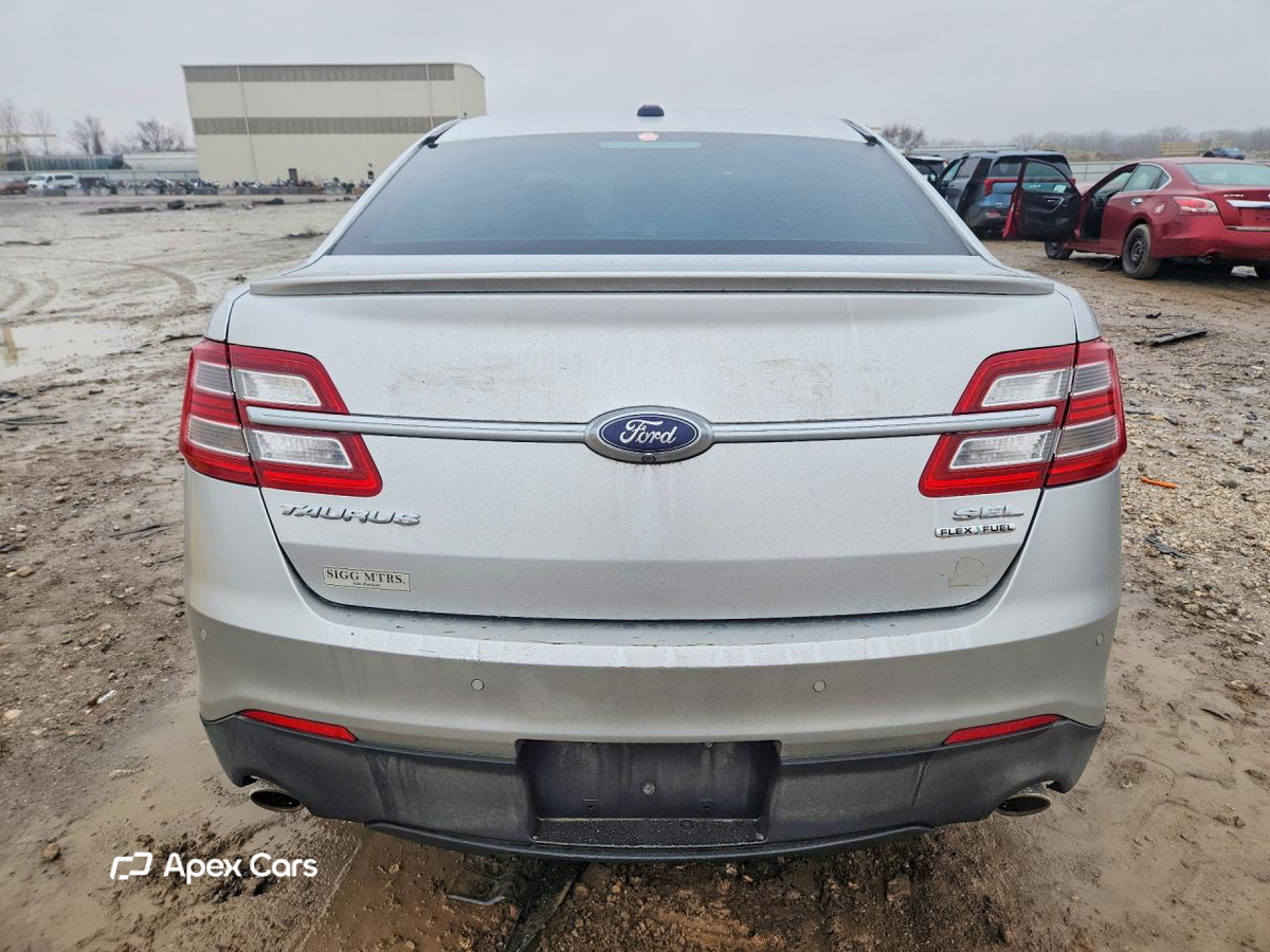 Ford Taurus 2015