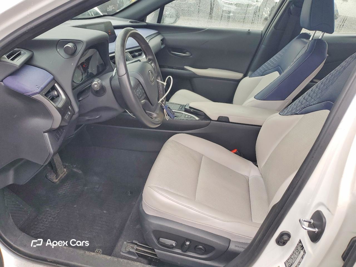 Lexus UX 2020