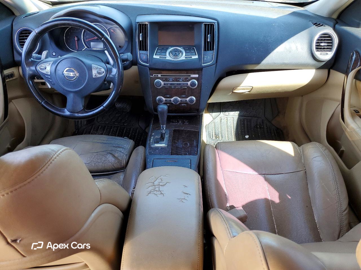 Nissan Maxima 2011
