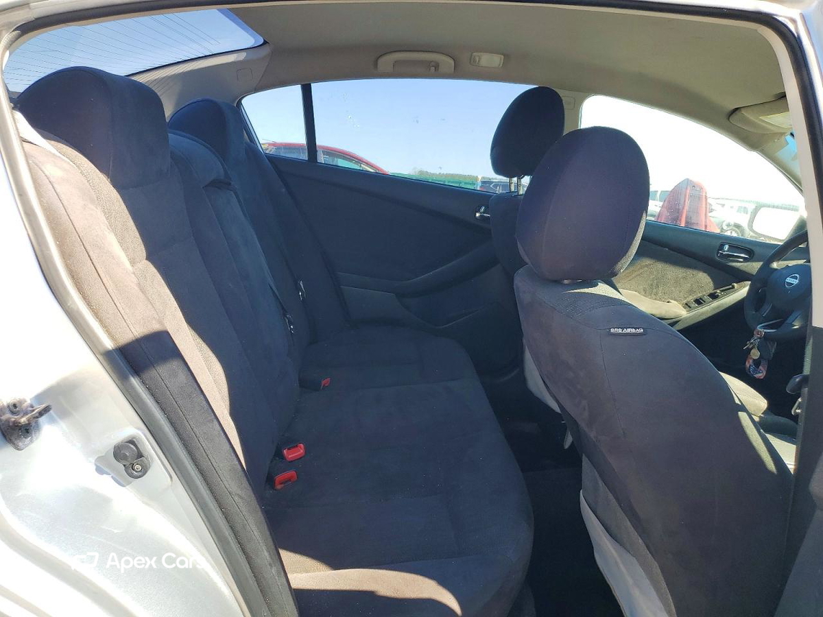 Nissan Altima 2010