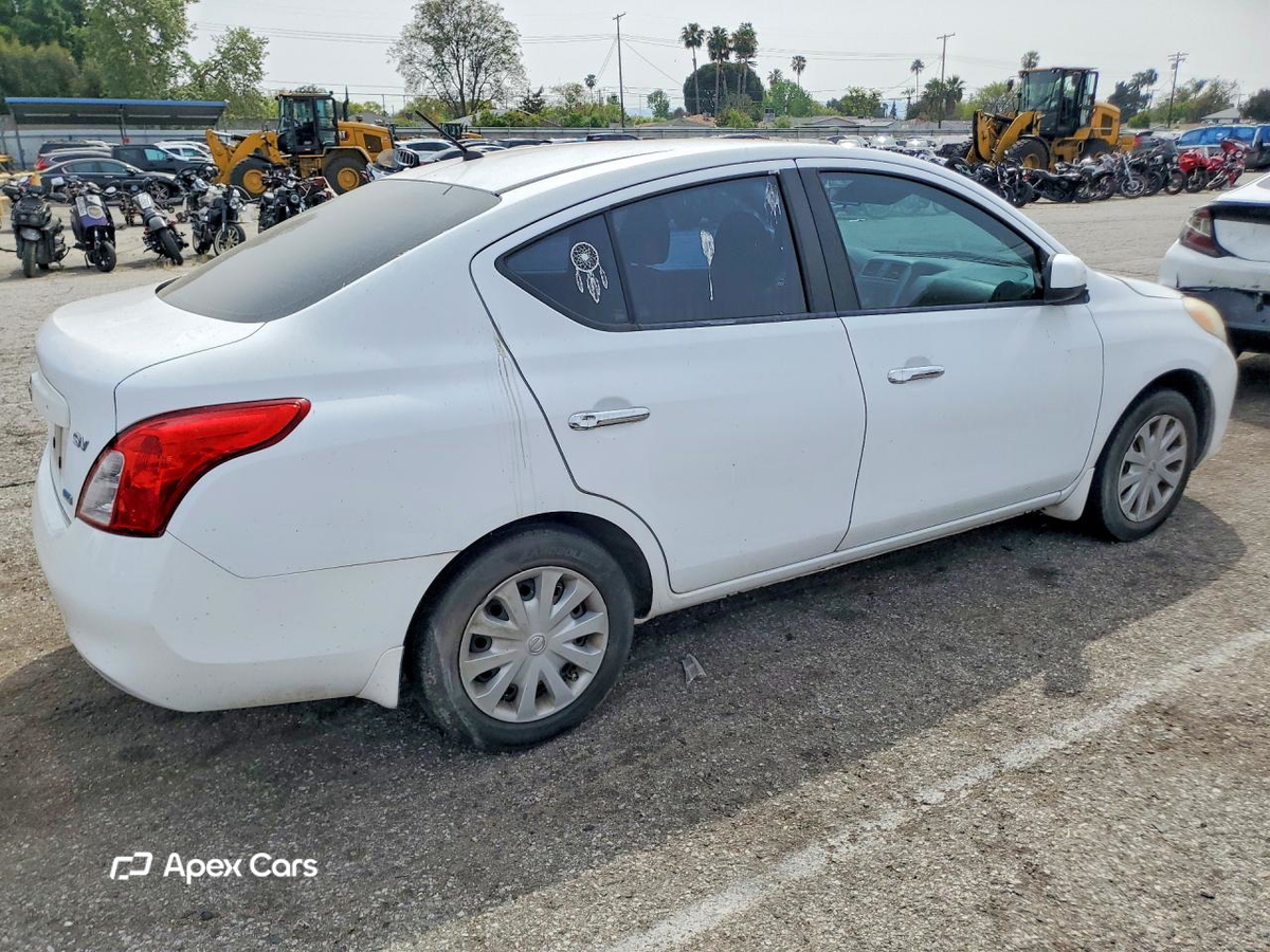 Nissan Versa 2012