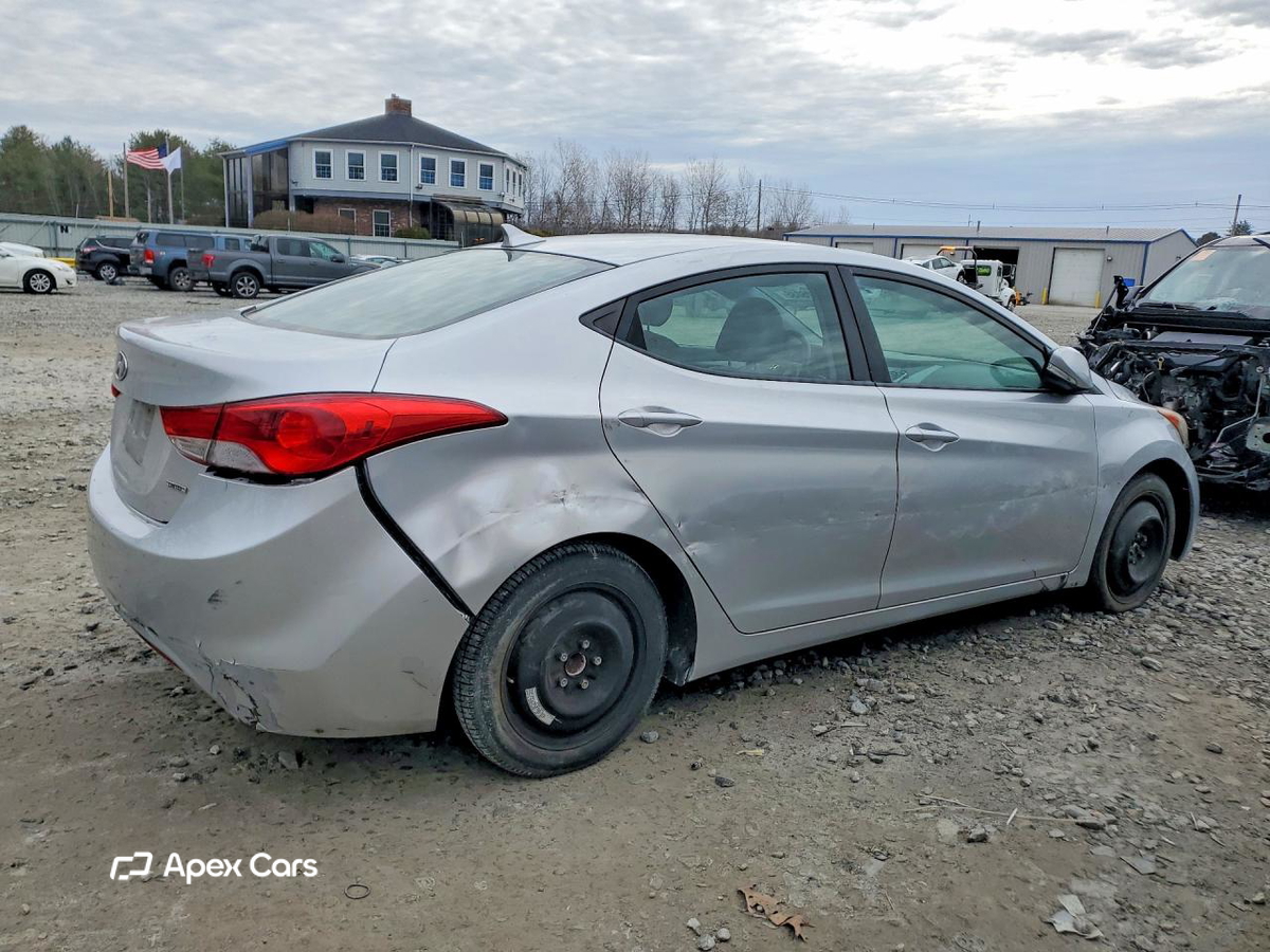 Hyundai Elantra 2011