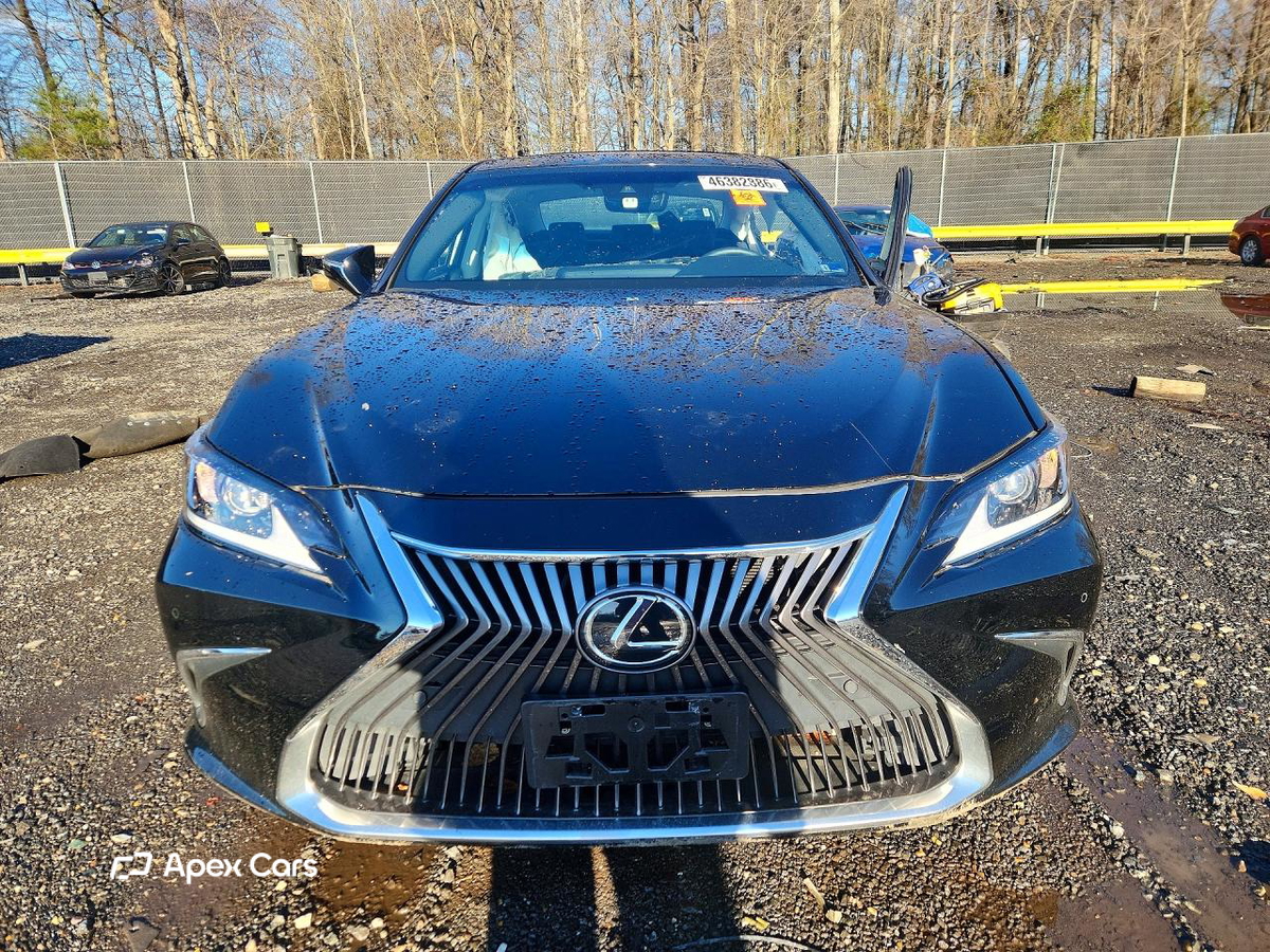 Lexus ES 2019