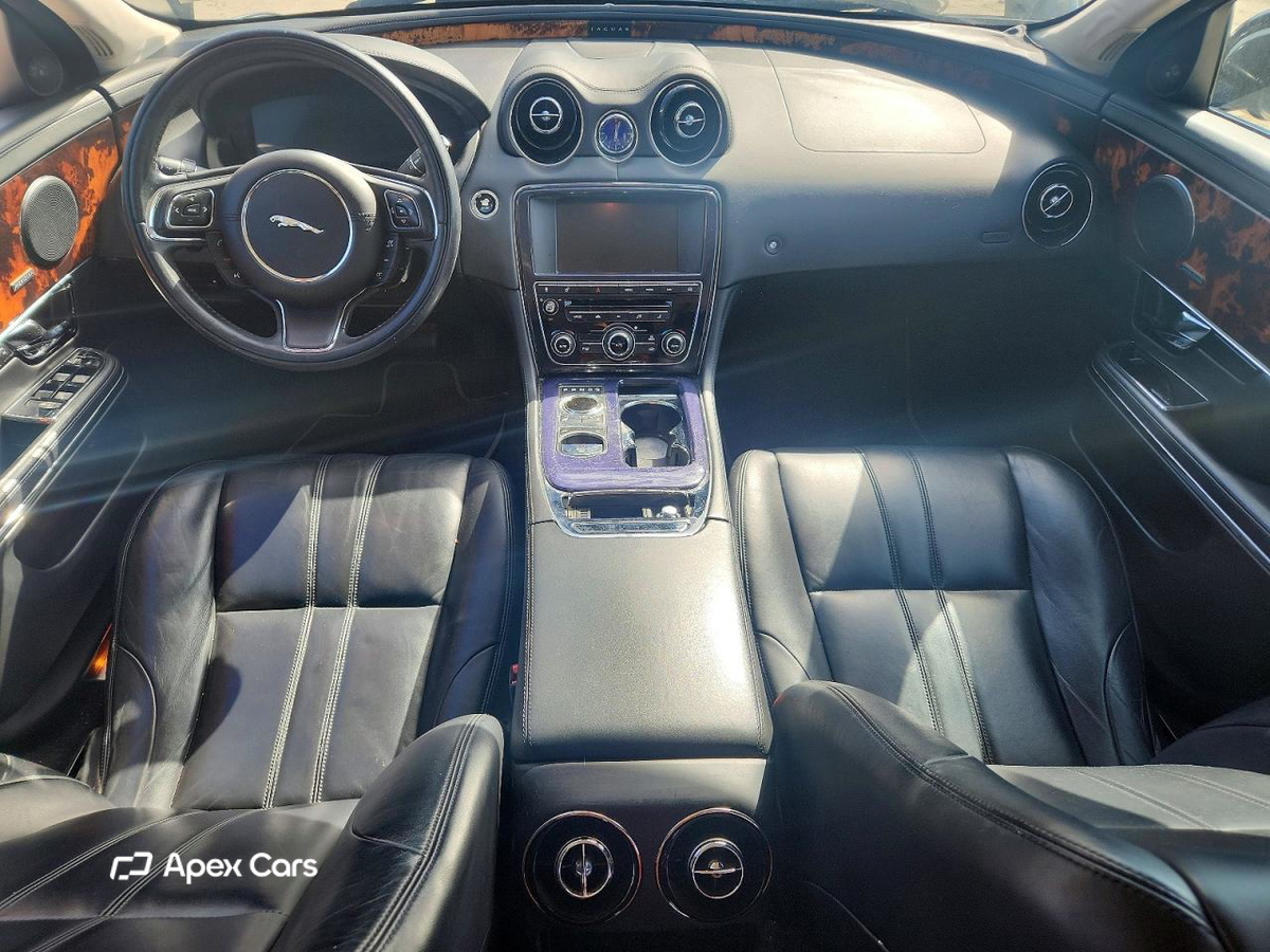 Jaguar XJ 2013