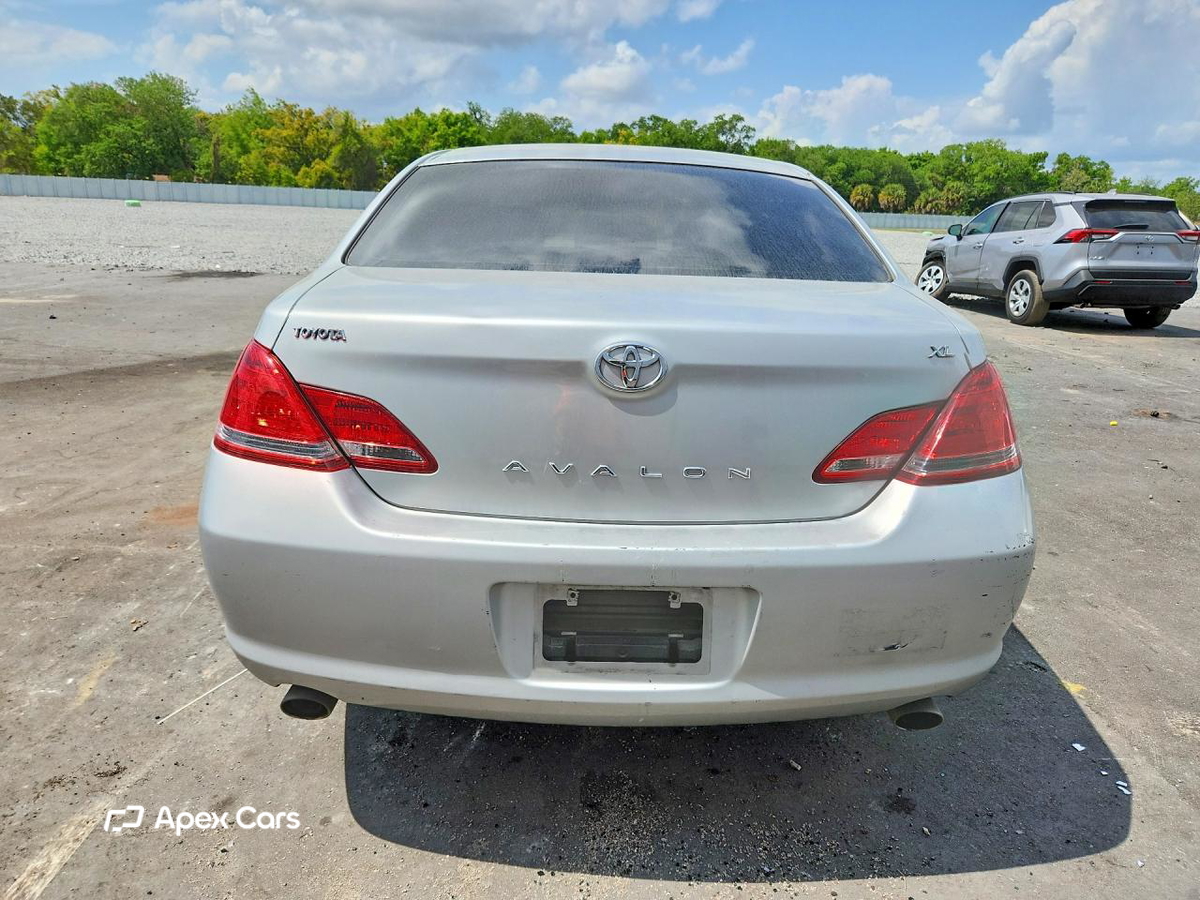 Toyota Avalon 2006