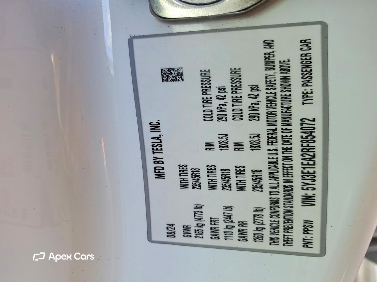 Tesla Model 3 2024
