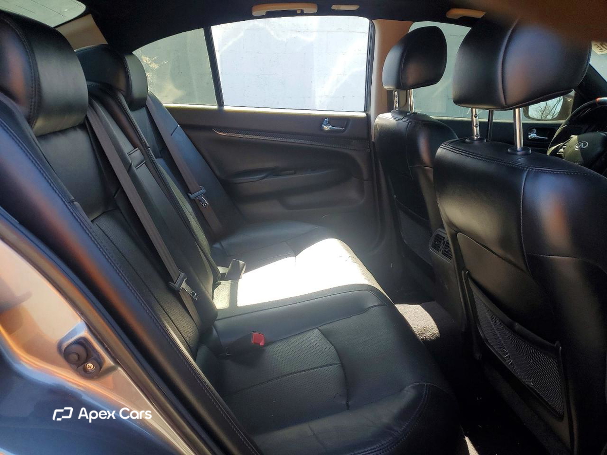 Infiniti G 2013