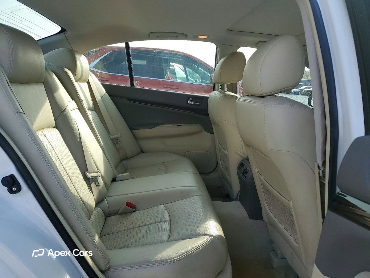 Infiniti G 2010
