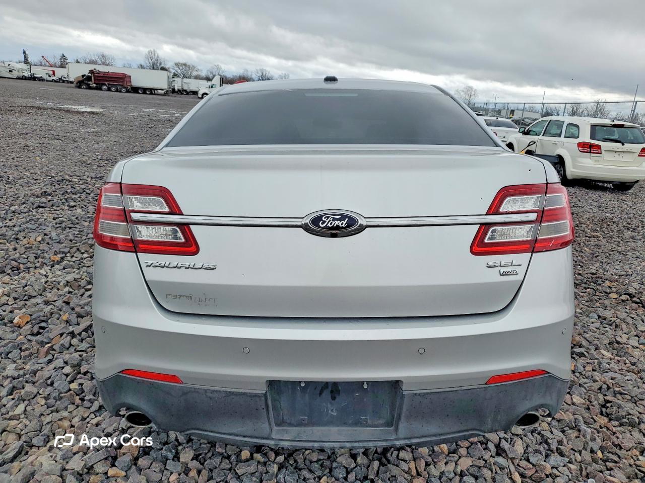 Ford Taurus 2015