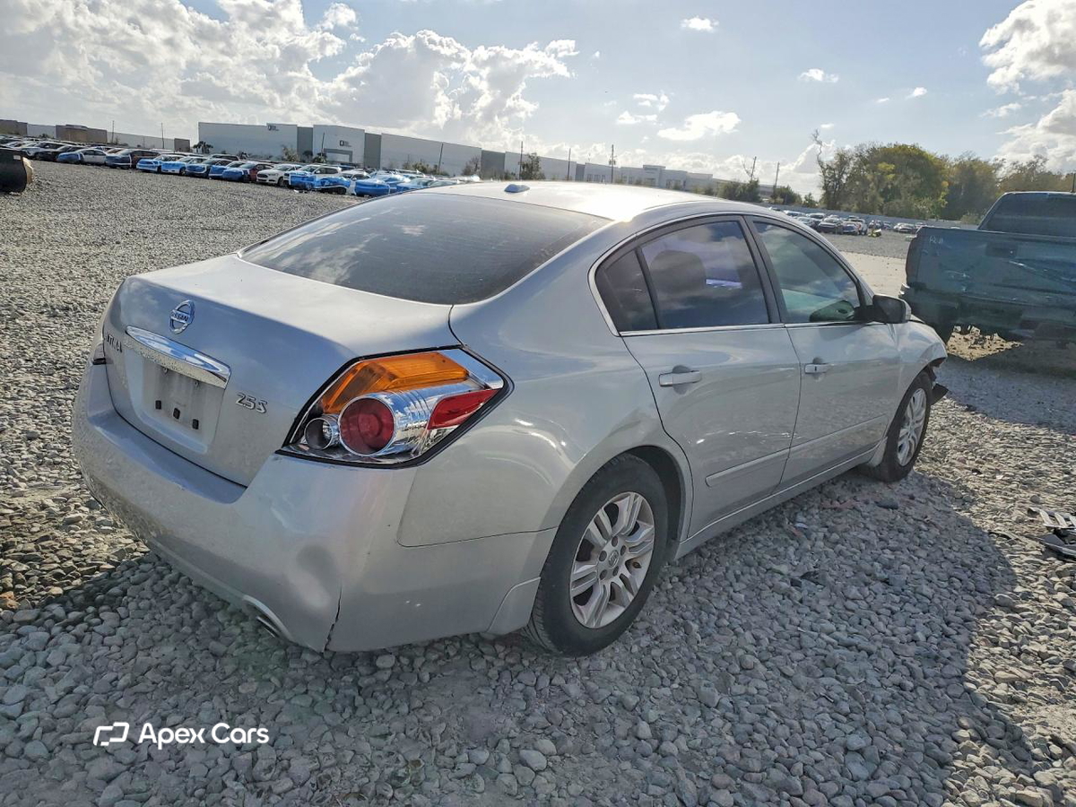 Nissan Altima 2011