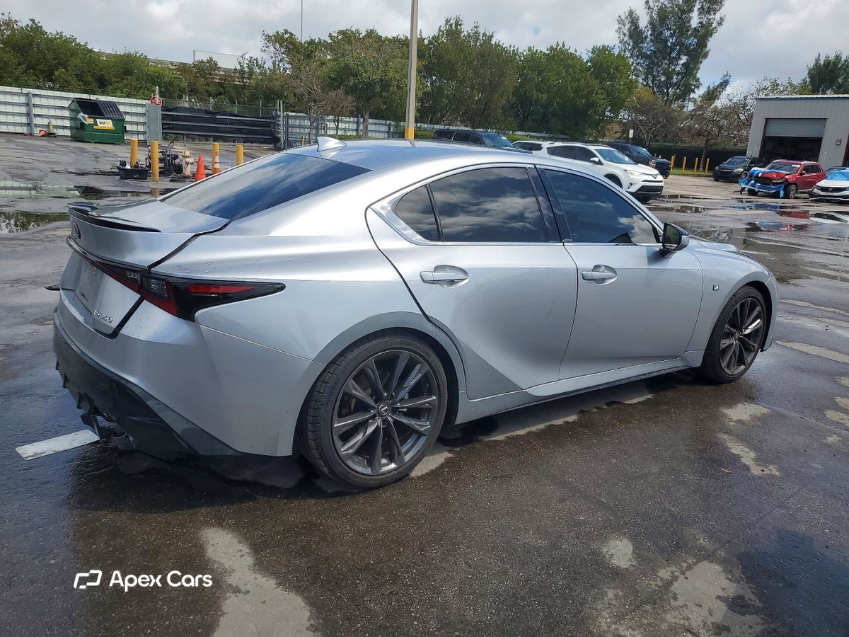 Lexus IS 2023