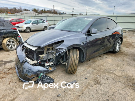 Tesla Model Y 2024 - Image 1 of 5