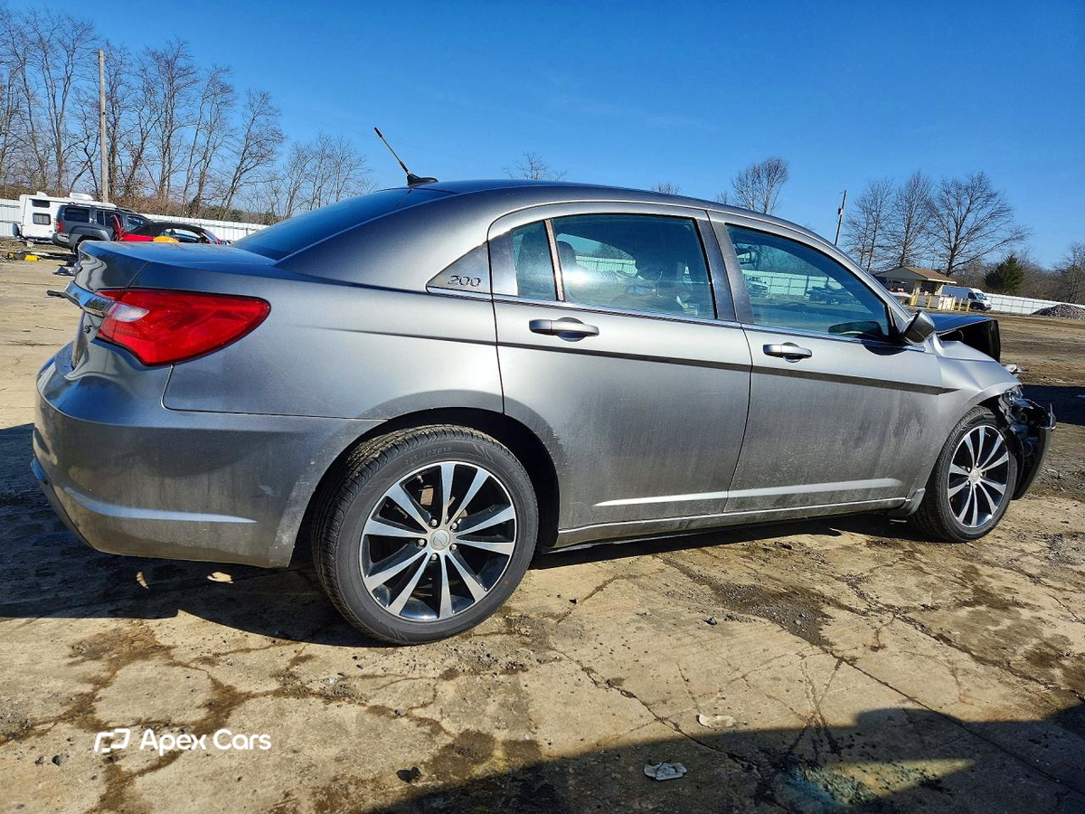 Chrysler 200 2013