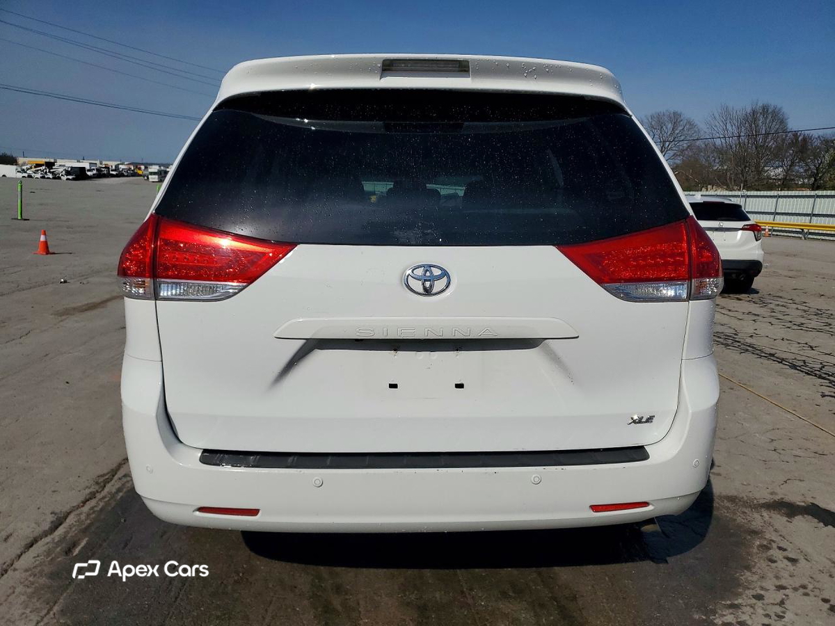 Toyota Sienna 2014